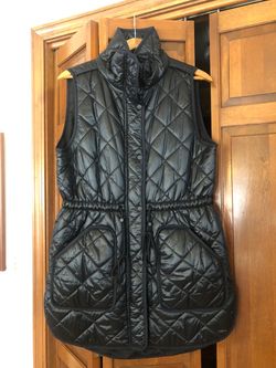 Sleeveless zip jacket
