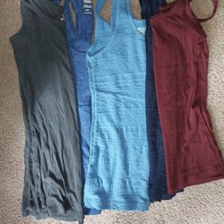 Women's Tank Tops Size Small 5of Them 