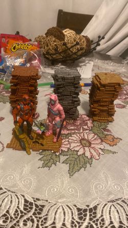Fortnite toys two statues