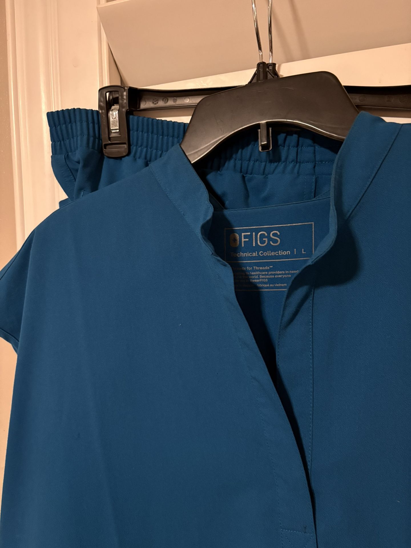 Alps blue Figs scrubs