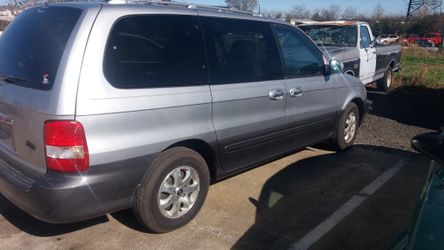 2005 Kia Sedona low miles