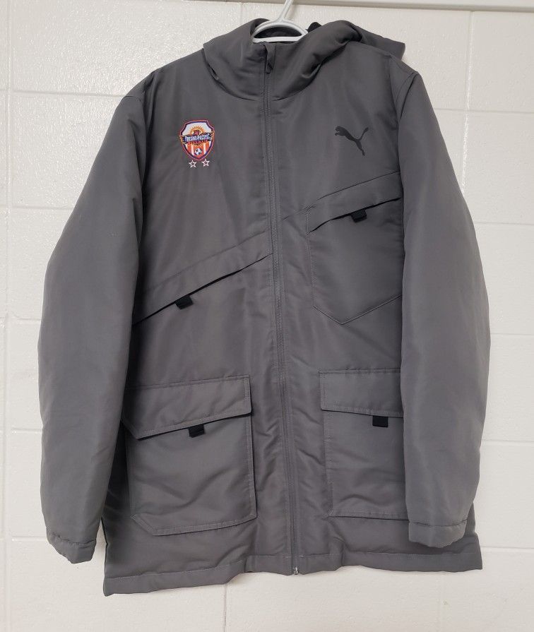 Puma Essentials Parka Fresno Pacific Sunbirds Jacket