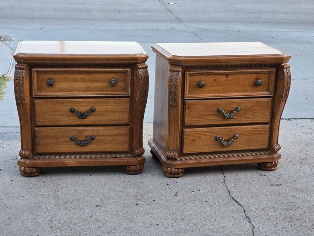 TWO NIGHTSTANDS 