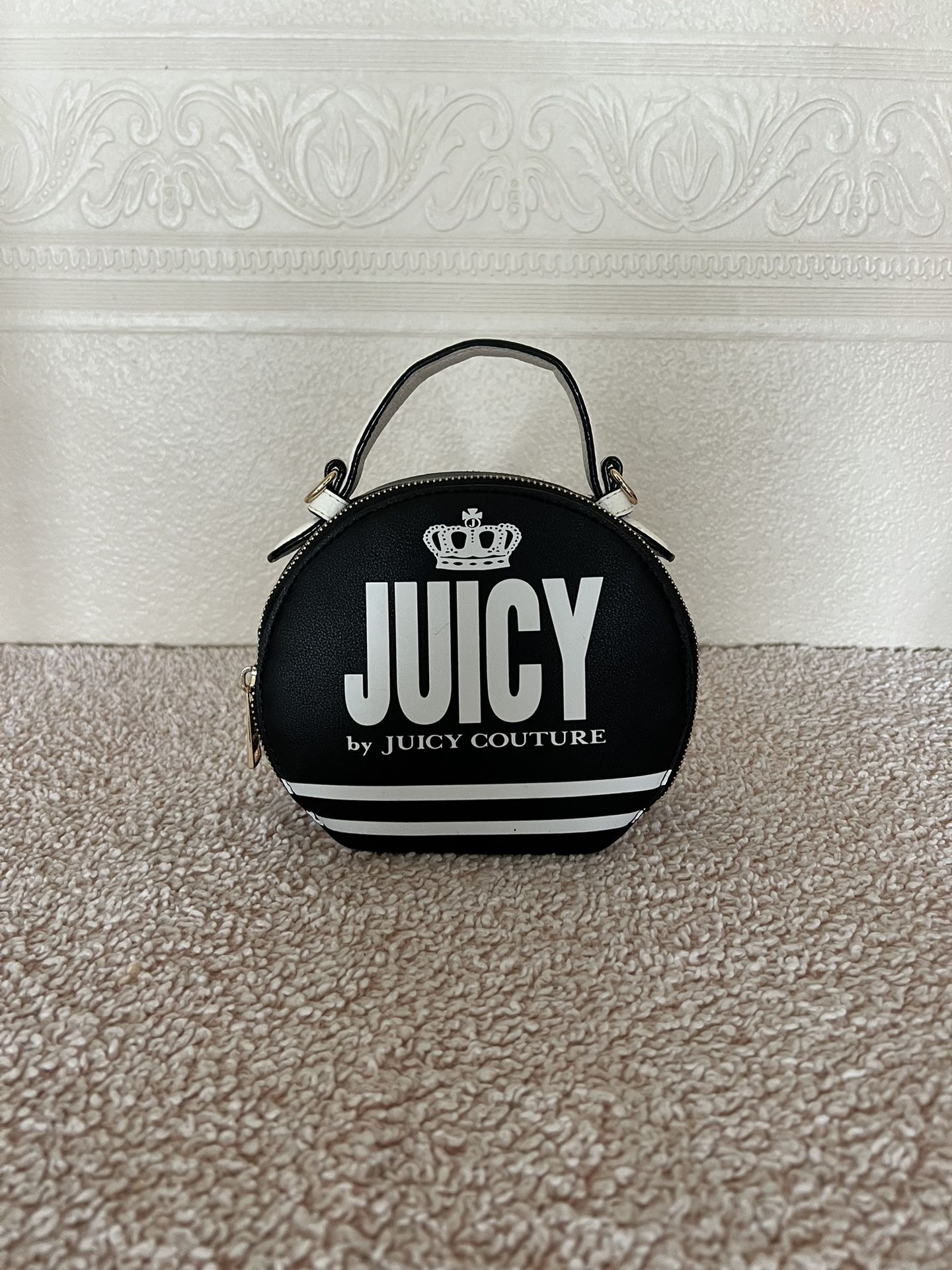 Small Round Juicy Couture Purse