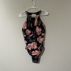 Women’s once piece Swimsuit Medium 