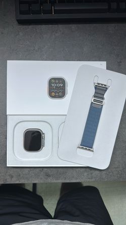 Apple Watch Ultra 2 49mm Titanium Blue Alpine Loop M