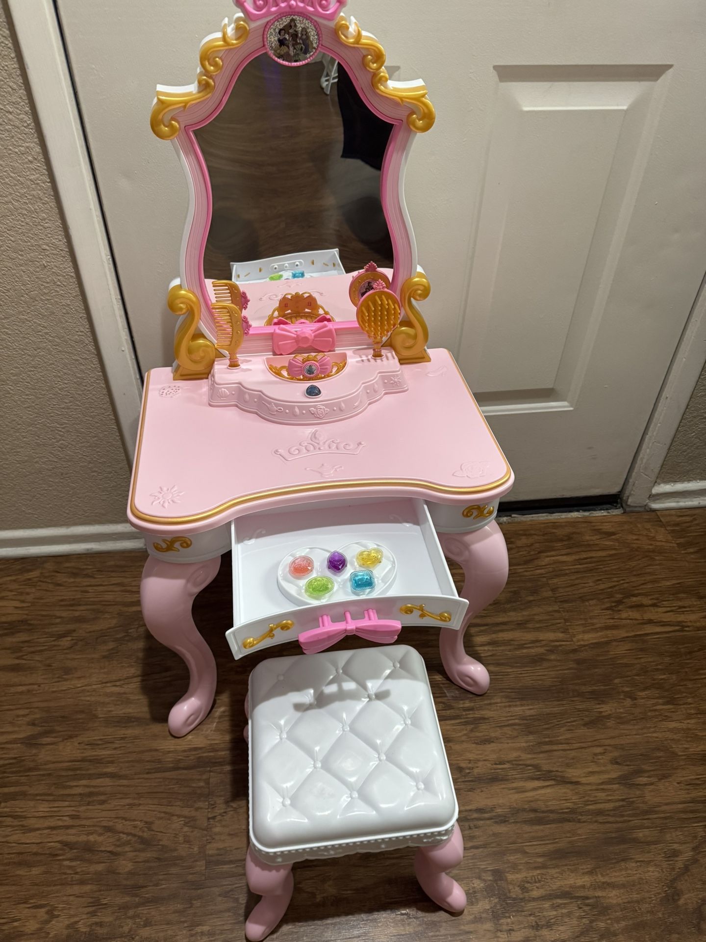 Disney princess vanity set plus pretend makeup set