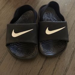 Nike Sandals 5c