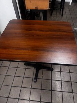 Restaurant Pedestal Dining Table