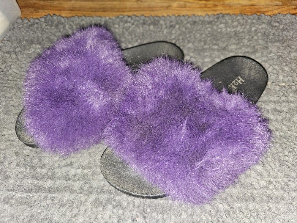 Womens Purple Fuzzy Sandals