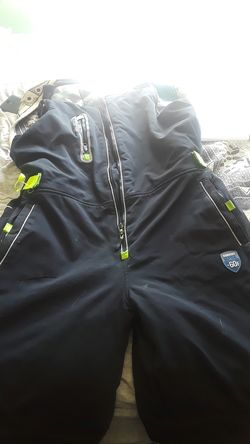 Cold temperature suit