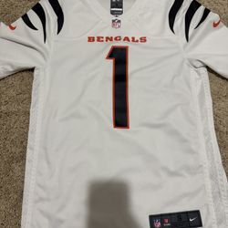 Ja’Marr Chase Men’s Jersey Size Small