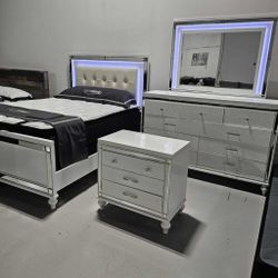 AP- High Quality White Great Bedroom Set- 4 Piece, Bed, Nightstand, Dresser, Mirror/ Fast Delivery - Financing 