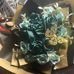 Green Ribbon Rose Bouquet