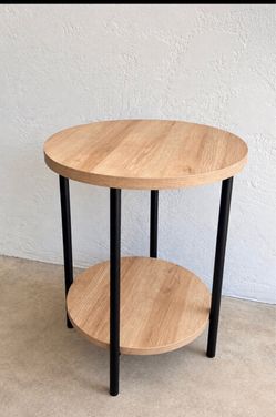 ROUND 2-TIER ACCENT TABLE