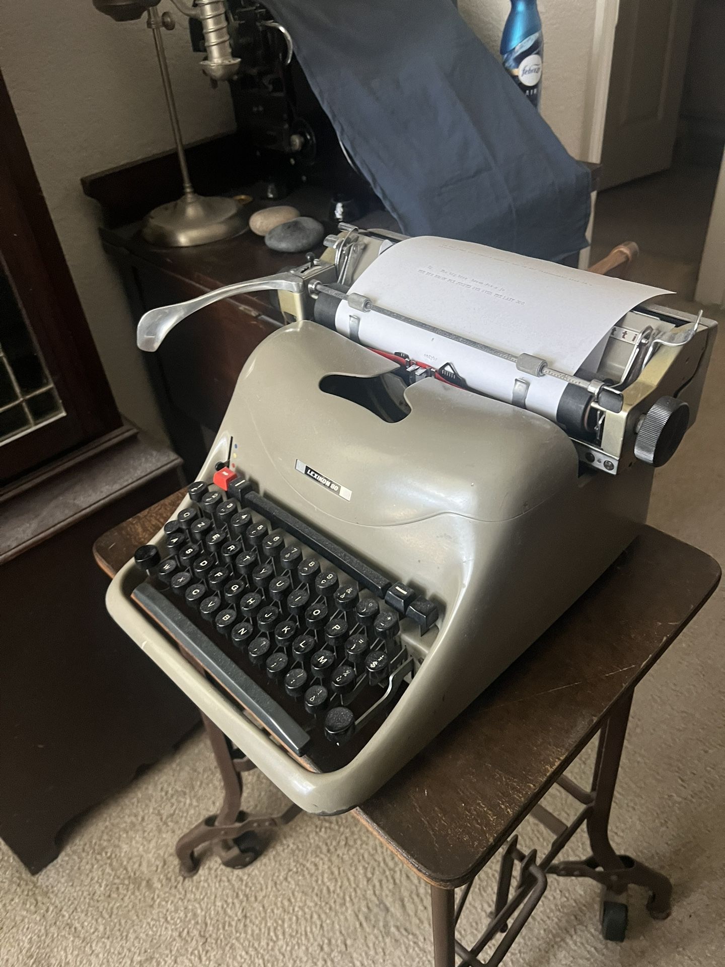 Olivetti Lexicon 80 Standard Typewriter 