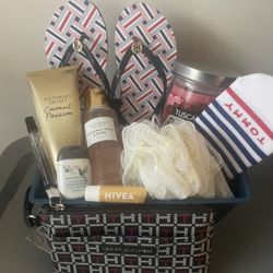 Tommy Hilfiger Mothers Day Gift Basket 