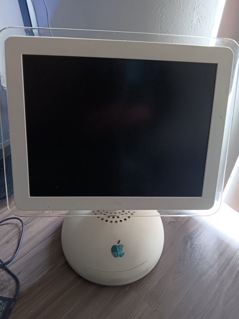 Apple iMac G4

RM1,000

