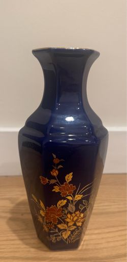 Vintage cobalt blue oriental bud vase