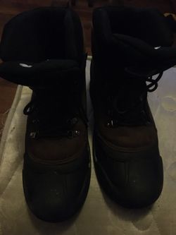 Snow boots
