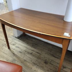 HOTEL QUALITY HIGH END WOOD TABLE (HOME27)
