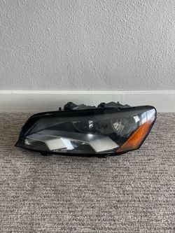 Volkswagen Passat Passenger Headlight
