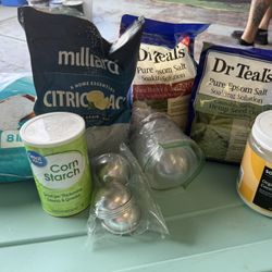 Bath bomb making kit