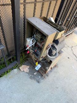 Electric gate stops halfway or won’t close? Same-day help for motor