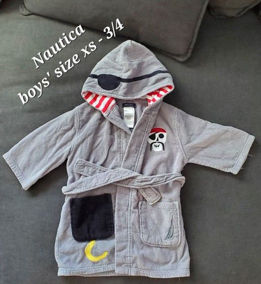 Nautica - Boy's Bath/ Swimming Towel - Size 3/4 - Pirate