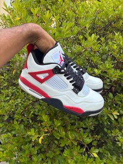 Jordan 4s size 10 100$ great deal