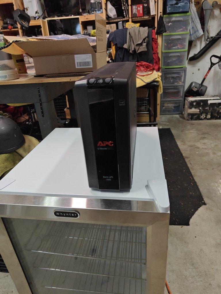 APC Back-ups 1500 Small Office Power