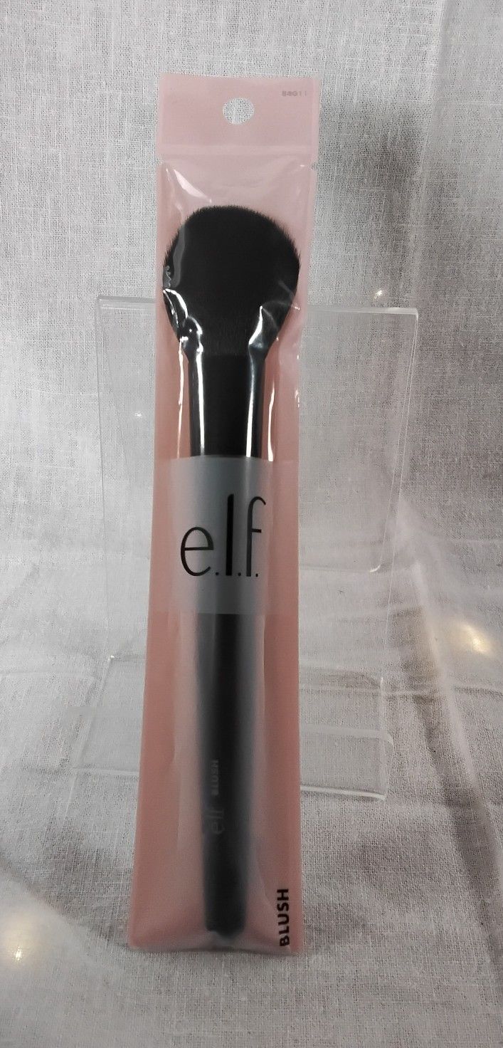 E.L.F. Blush Brush 84011