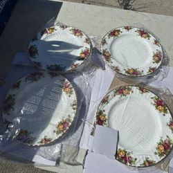 Old Coutry Roses 🌹 1962 Royal Albert Set Of 4 Plates 