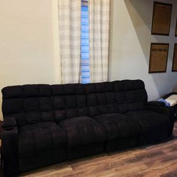 Zero gravity recliner couch