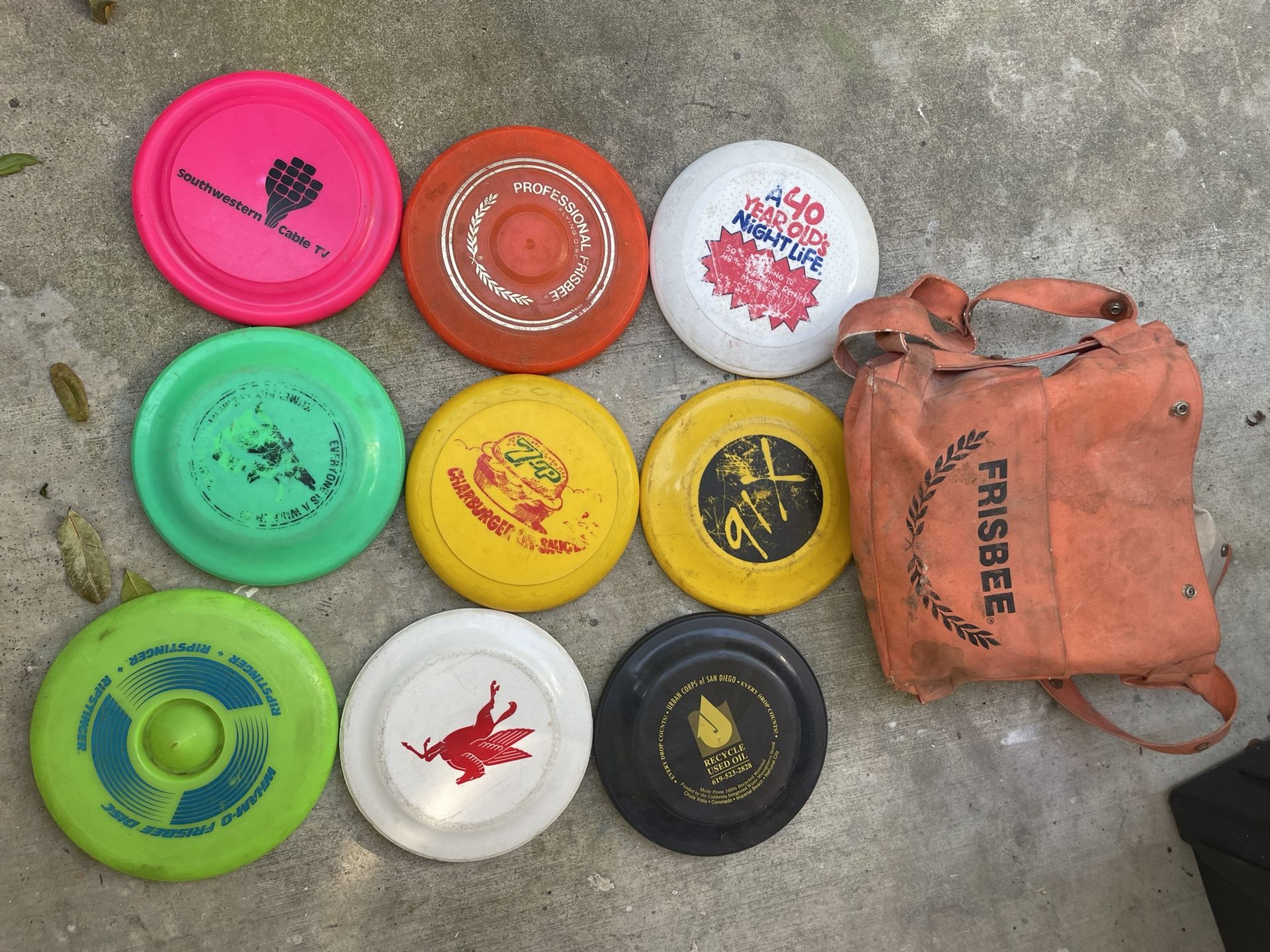 Lot of Vintage Frisbees & bag - Wham-O, 7-up ad, Mobil ad, for disc gold etc.