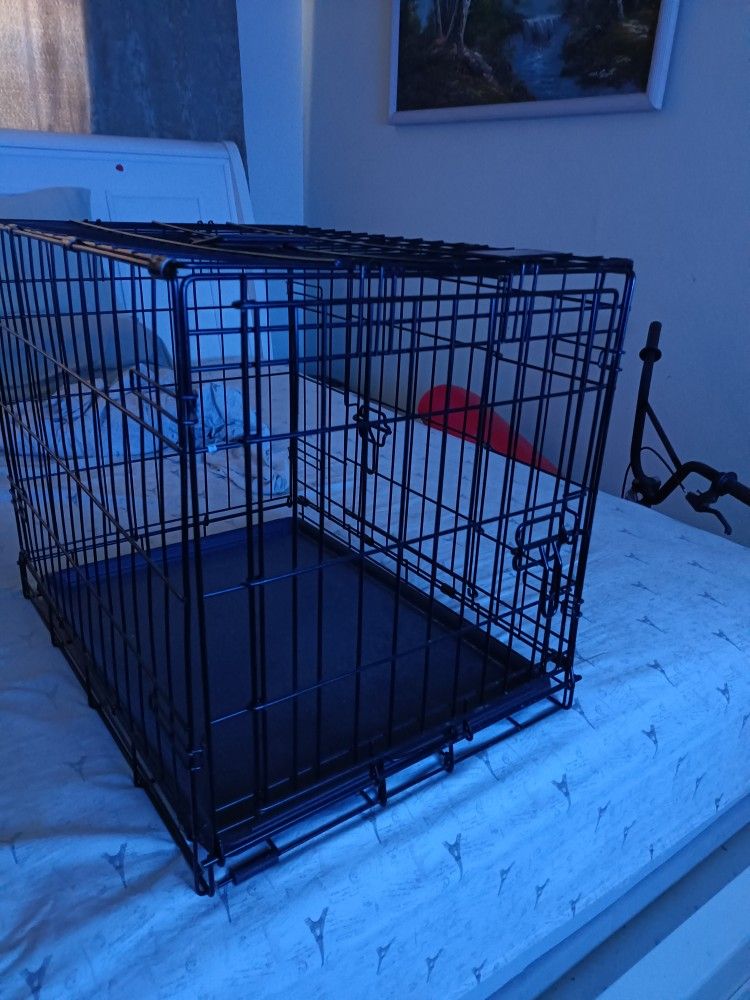 Kennel 🐕  Small  2 Door 🚪 Like New 15 Cash 