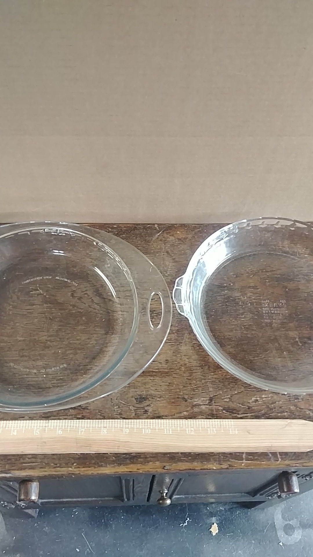 Glass and pyrex pie dishes