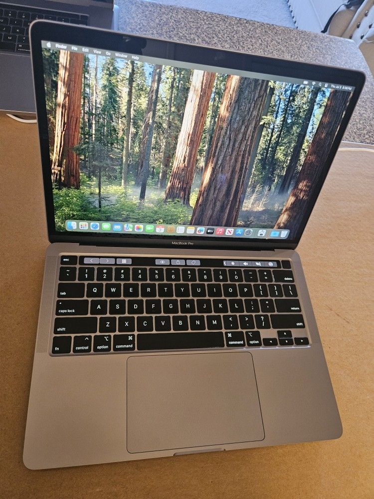 Apple Macbook Pro i7 32gb Ram 500gb SSD Drive 13" Screen 2020 Excellent Condition