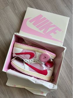 Size 9 men jordan 1 low