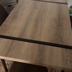 Furniture Rustic   Whit 4 Chairs  Leather 280  Super Good Conditions 