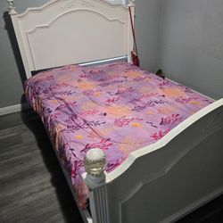 Full Bed With Chest And Dresser And .Mirrior