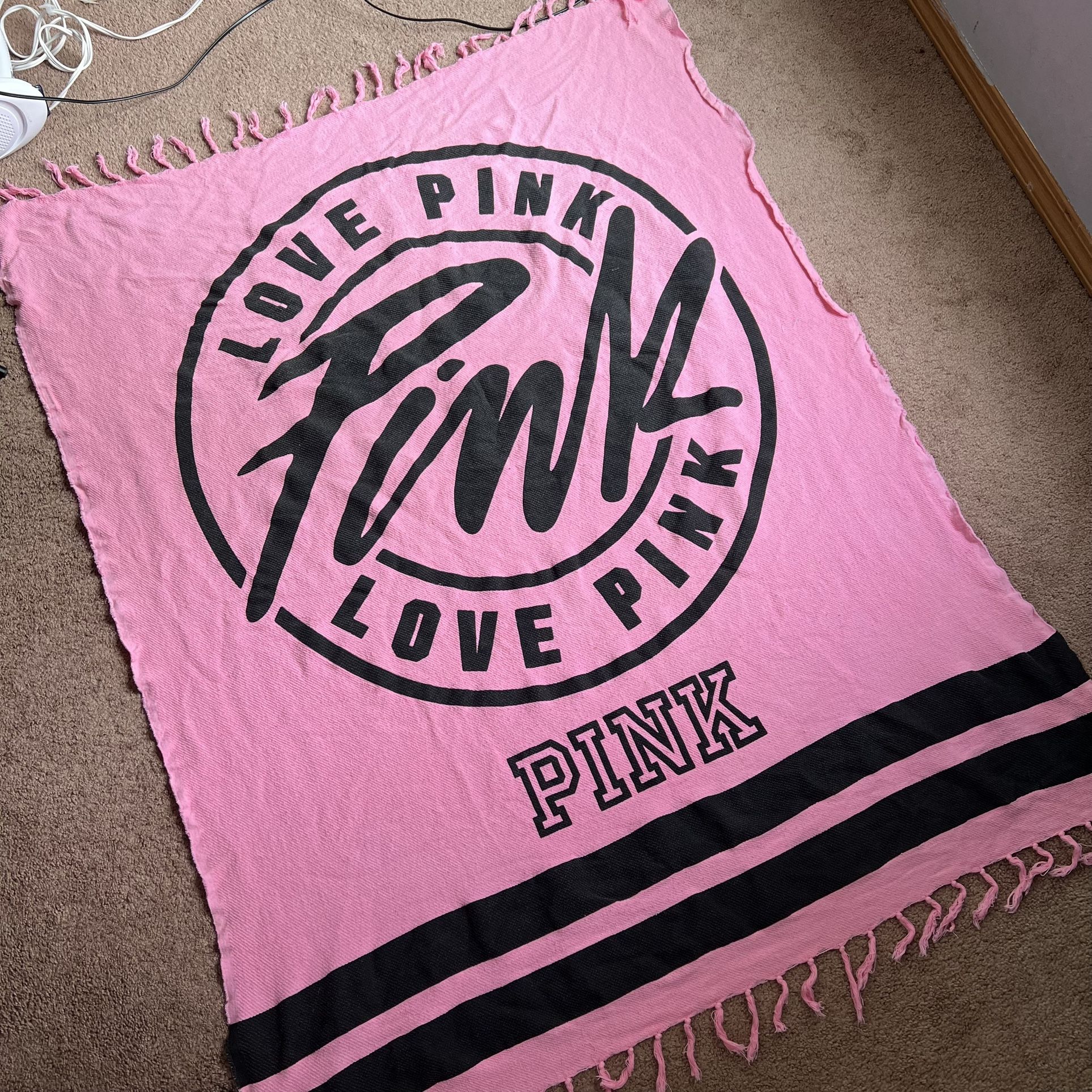 Vs pink Throw Blanket/Beach Throw