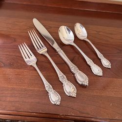 Vintage Charlemagne E.P by Towle Silverware set for 12 / Cutlery * Chest NOT Included * Excellent!