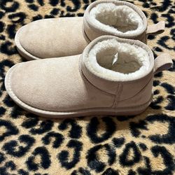 Soda Brand Boots Really Warm And Comfy🎀