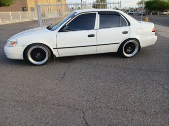 TOYOTA COROLLA YEAR 2000 CLEAN TITLE MOTOR 4 SILINDER 1.8 STANDAR 5 SPEED MILES 196,917 RUNS GOOD A/C