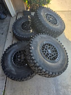 2025 RZR Pro R oem wheels