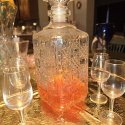 Wiskey Canter And 4 Shot Glass's