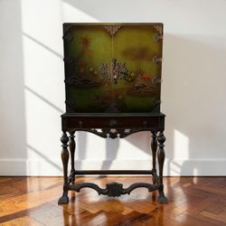 Stunning Vintage Chinoiserie Cabinet