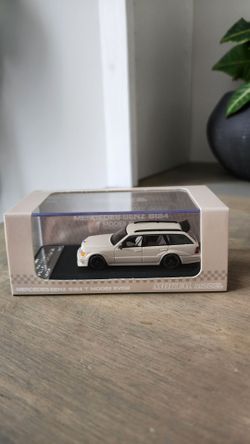 1:64 Mortal Mercedes Benz Evo2 beige with black NEW