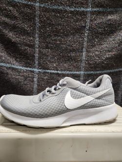 Nike Tanjun Wolf Grey Shoes